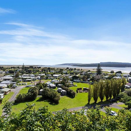 Port Waikato Holiday Park Bagian luar foto