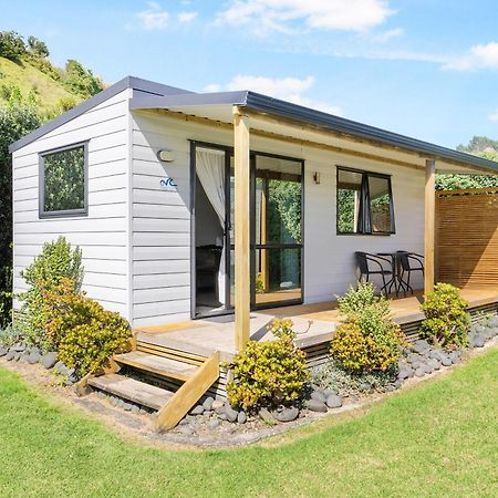 Port Waikato Holiday Park Bagian luar foto