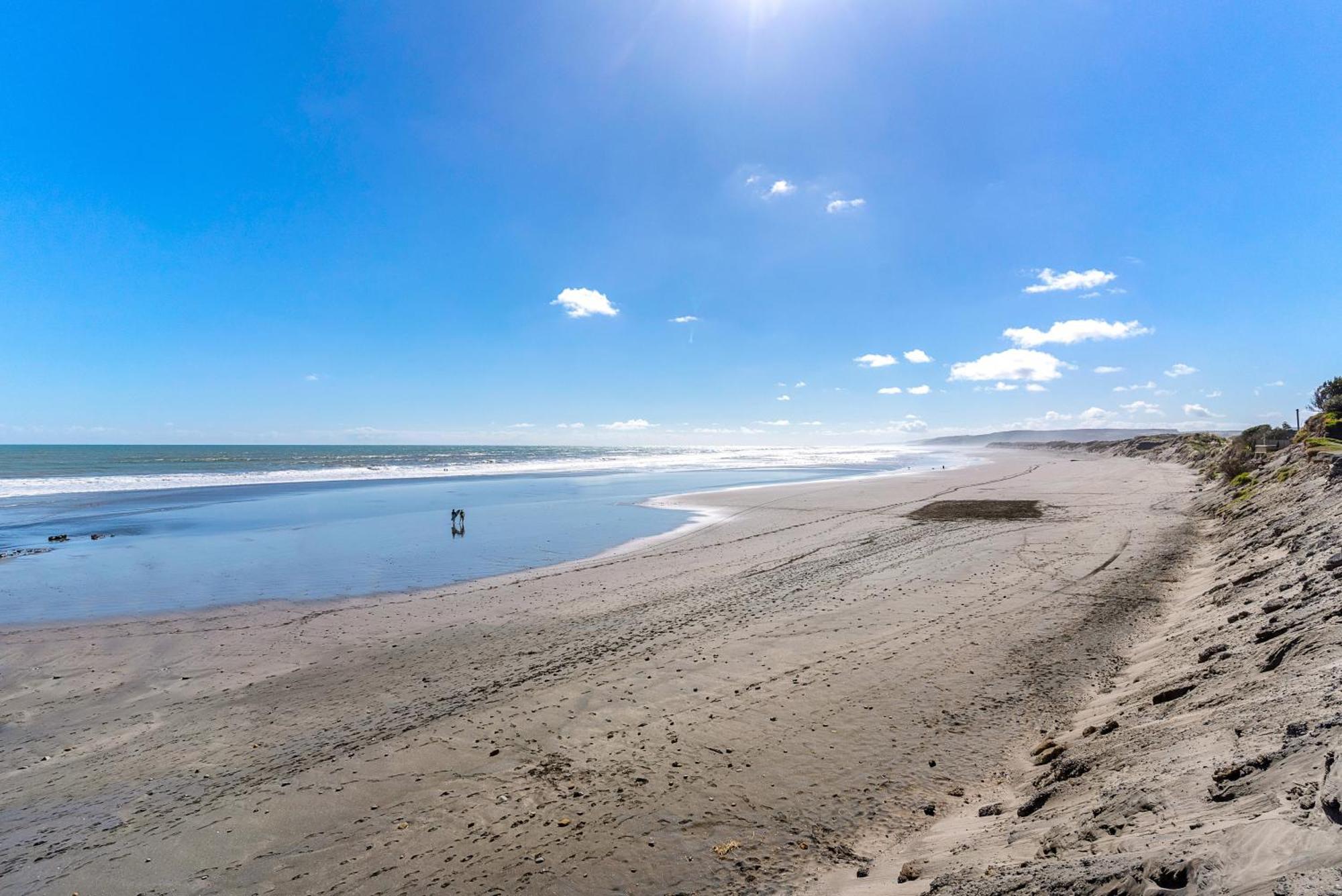 Port Waikato Holiday Park Bagian luar foto