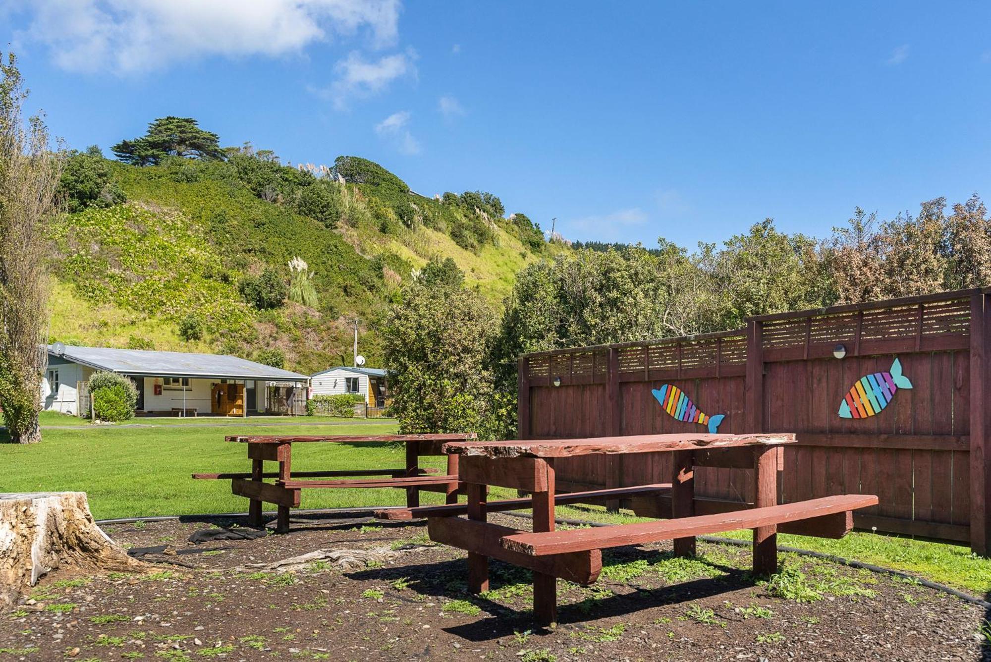 Port Waikato Holiday Park Bagian luar foto