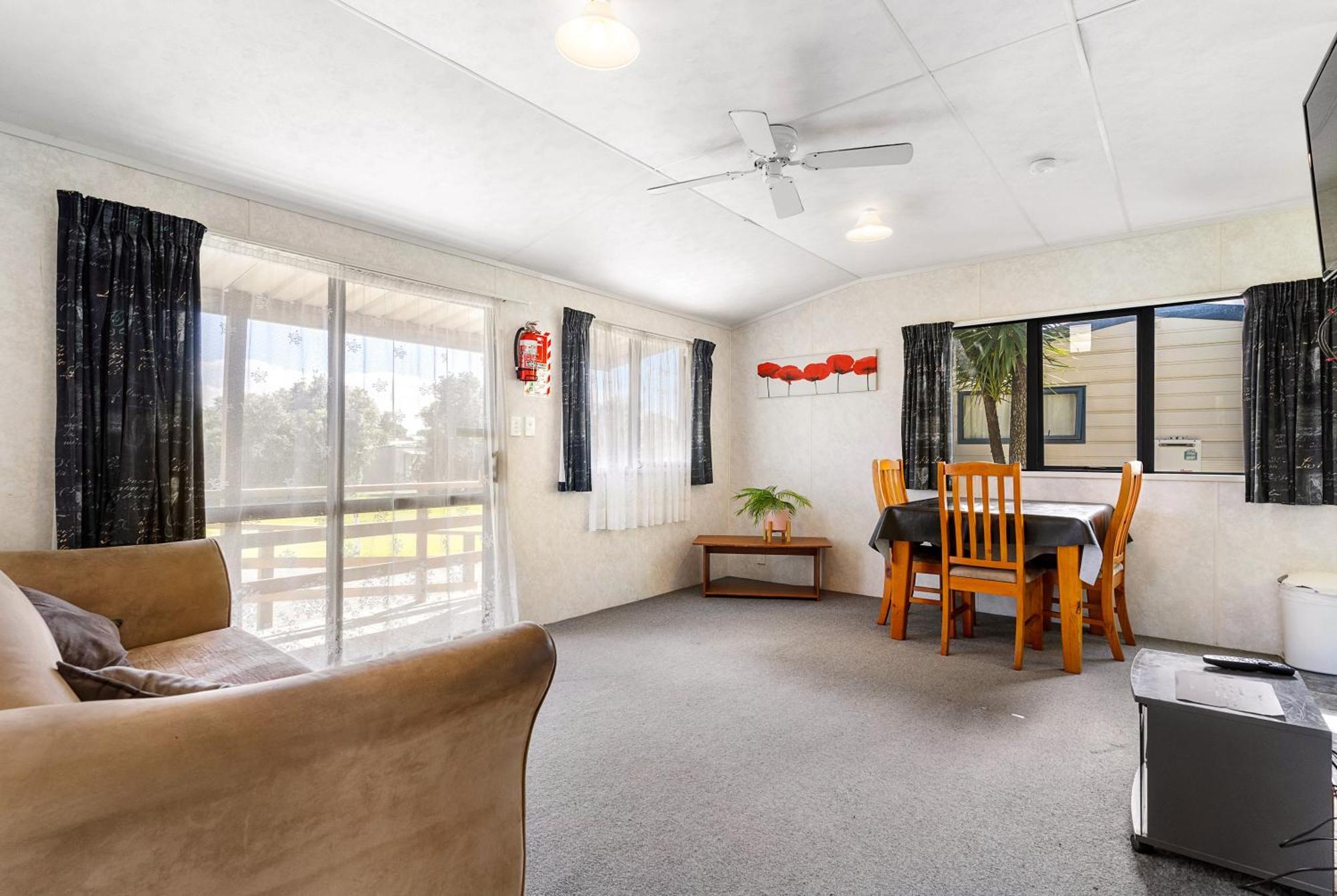 Port Waikato Holiday Park Bagian luar foto