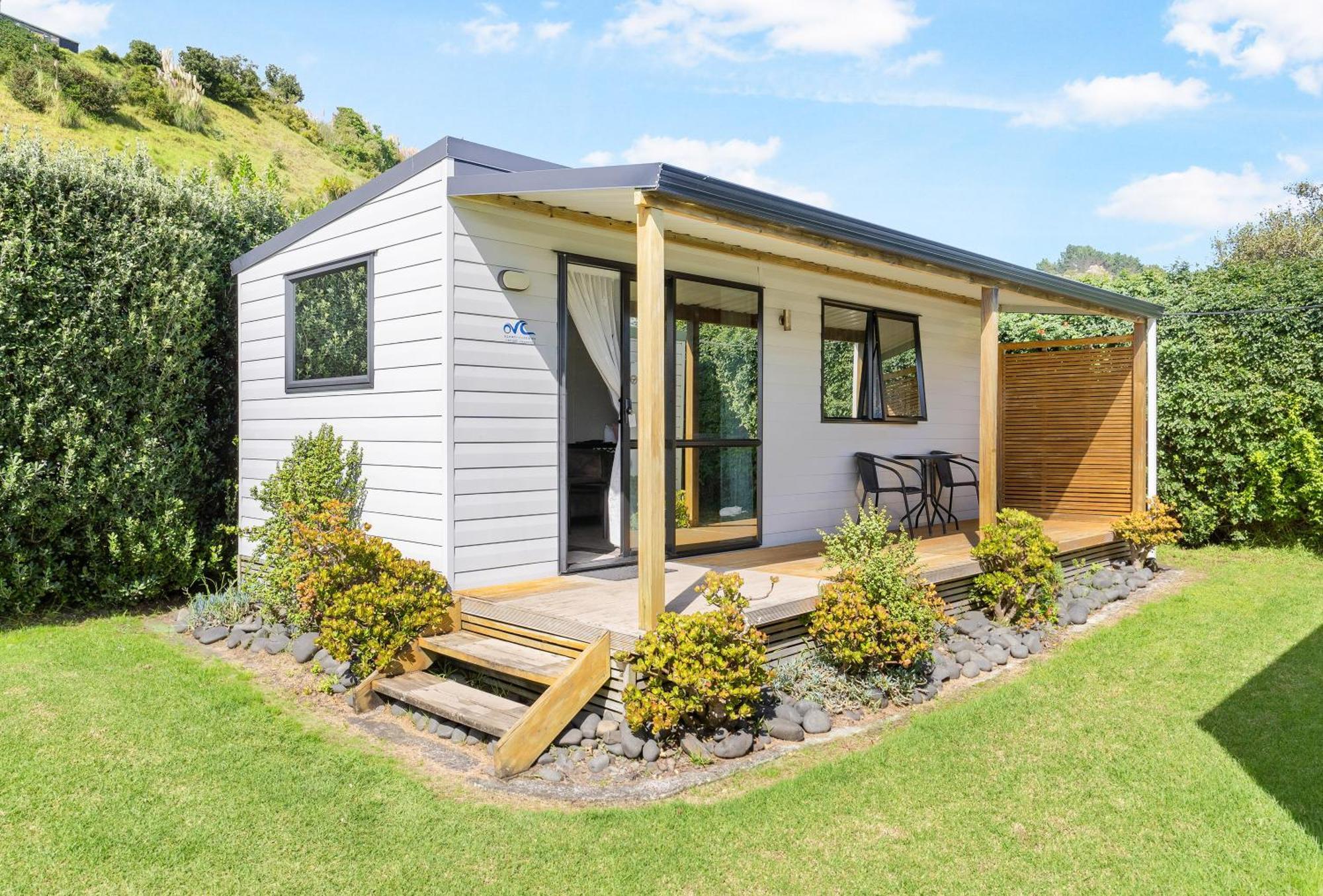 Port Waikato Holiday Park Bagian luar foto
