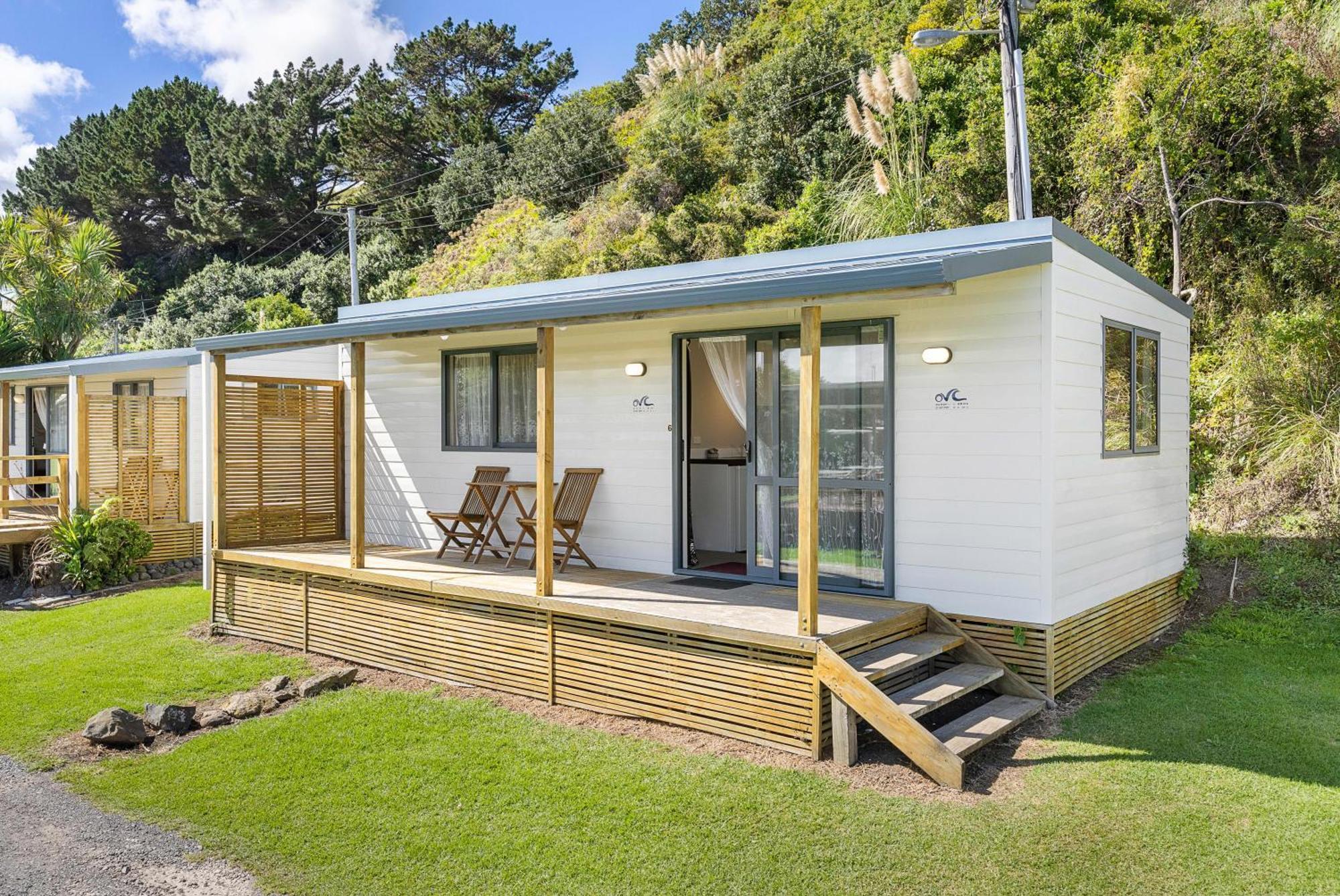 Port Waikato Holiday Park Bagian luar foto