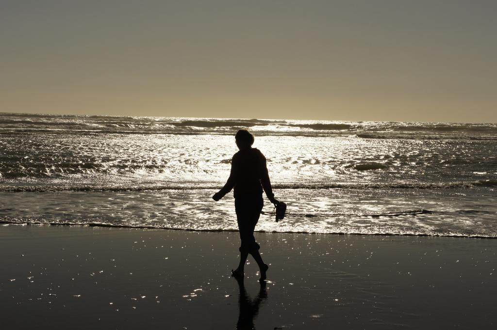 Port Waikato Holiday Park Bagian luar foto