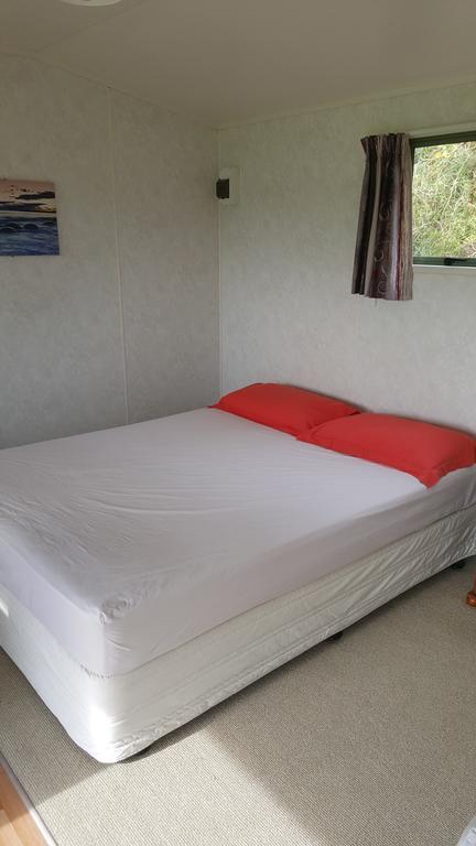 Port Waikato Holiday Park Bagian luar foto